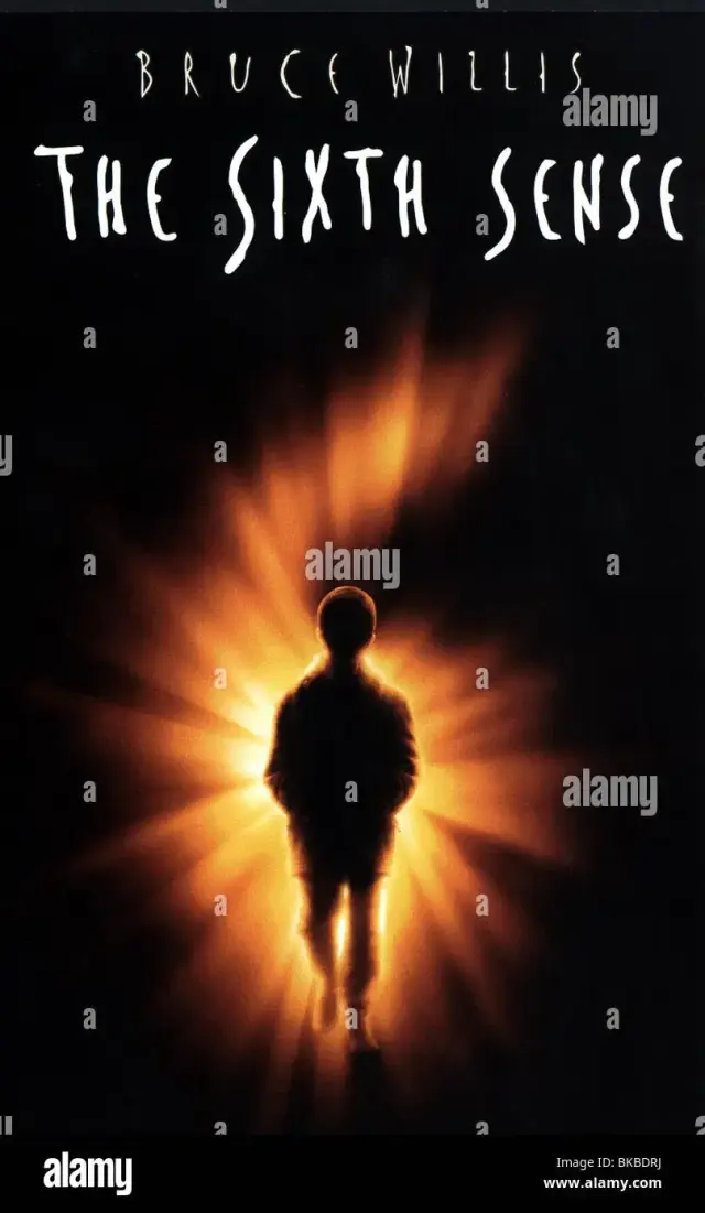 فیلم حس ششم (The Sixth Sense) پوستر