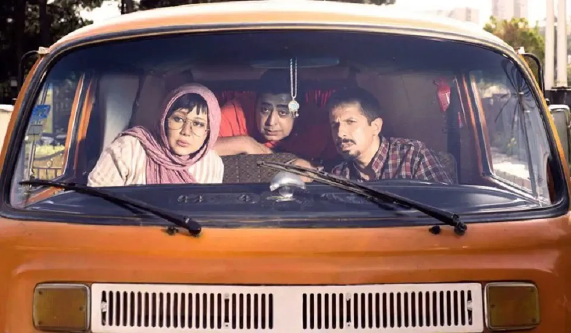دانلود فیلم دم سرخ ها ۱۳۹۶