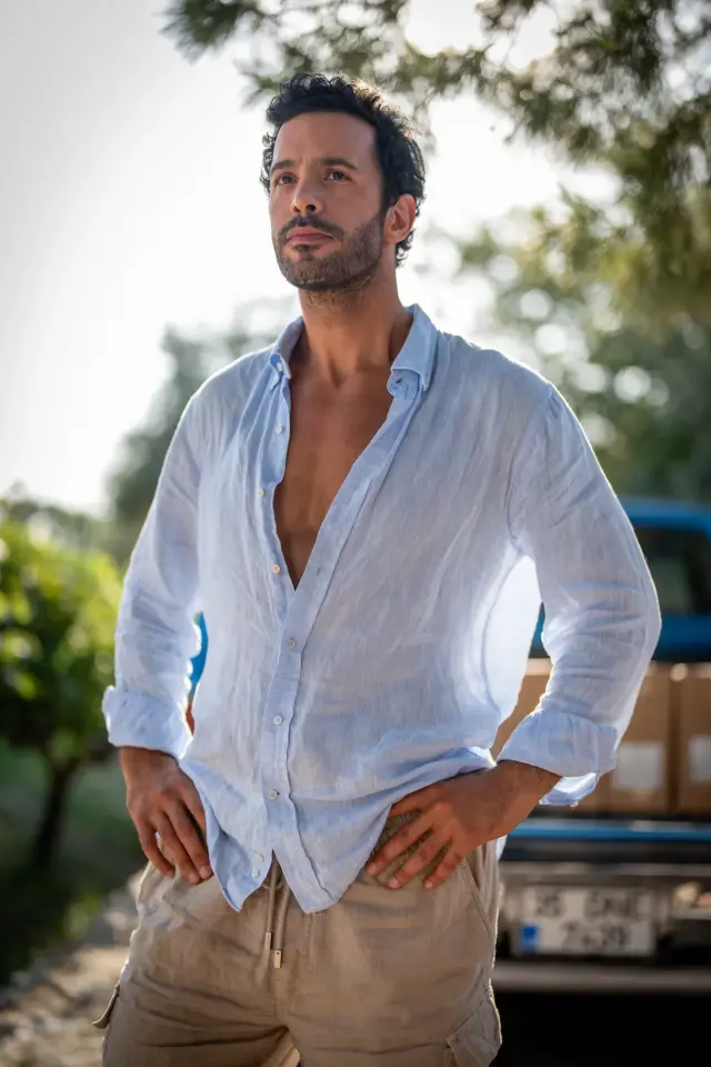 فیلم تعقیب باد (Chasing the Wind) پوستر