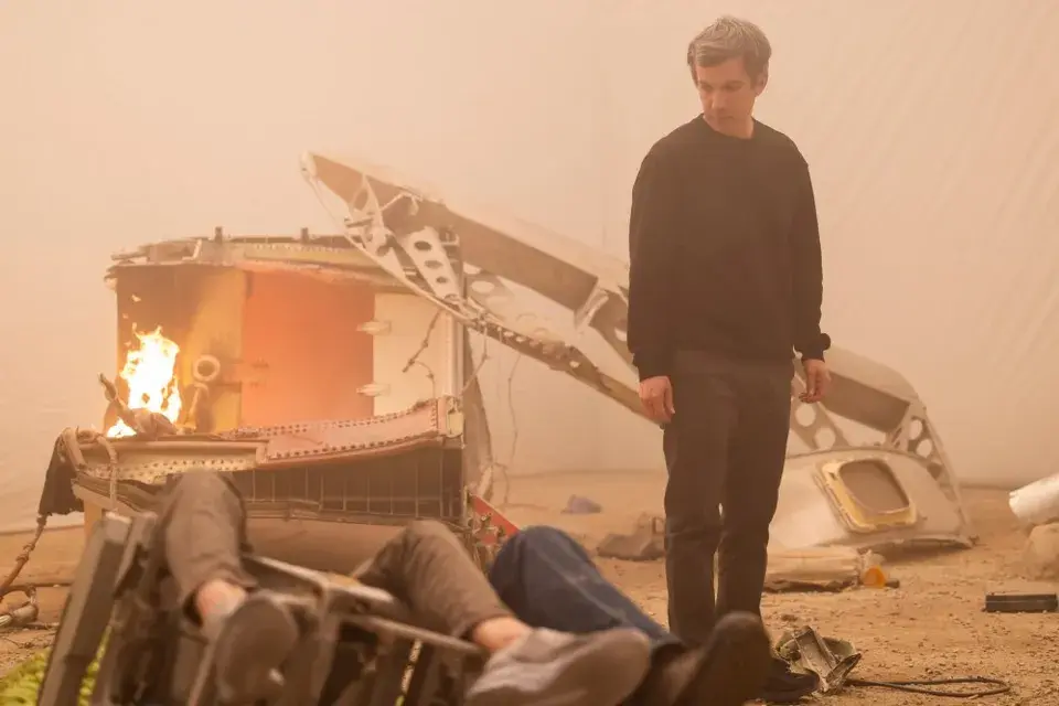 سلطه نتفلیکس و اچ‌بی‌او مکس بر اتاق نشیمن: معرفی ۱۰ سریال برتر سال ۲۰۲۵ که باید ببینید 